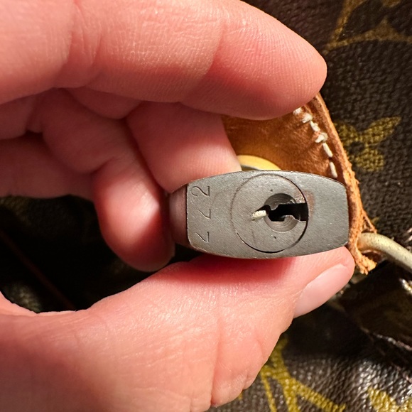 Louis Vuitton grand Marceau. - Picture 9 of 11